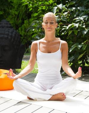 zeacurtismeran-yoga